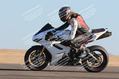 media/Nov-06-2023-Moto Forza (Mon) [[ce023d0744]]/3-Intermediate Group/Session 5 (Turn 9)/